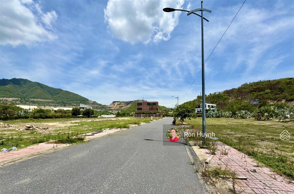 Lô biệt thự đối diện công viên rẻ nhất dự án kđt ven sông tắc chỉ từ 25tr/m2 hướng nhìn ra sông