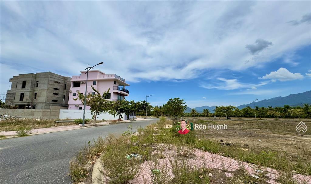 Lô biệt thự kđt ven sông tắc trục chính view sông giá tốt 25tr/m2 nhìn sang dự án sungroup