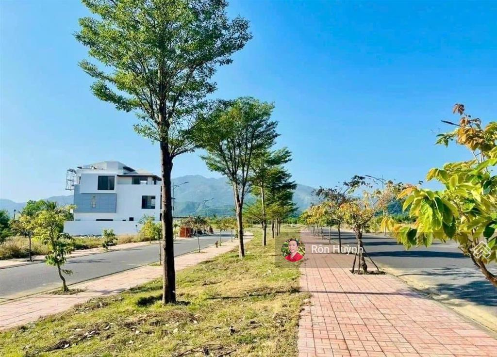 Chính chủ hơn 50 lô liền kề, biệt thự, lô góc, vị trí đẹp giá tốt nhất dự án kđt ven sông tắc