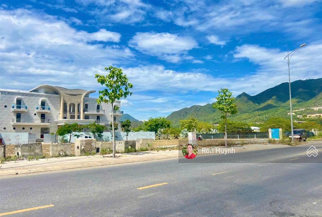 Chính chủ hơn 50 lô liền kề, biệt thự, lô góc, vị trí đẹp giá tốt nhất dự án kđt ven sông tắc