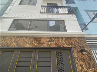 Bán nhà cổ nhuế phạm văn đồng 48m2 x 4t, mt 4m. giá 9,5 tỷ (có tl)