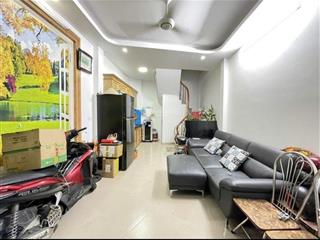 Cho thuê nhà riêng 32m2 tại gần trung tâm quận đống đa,,full nội thất,5 tầng