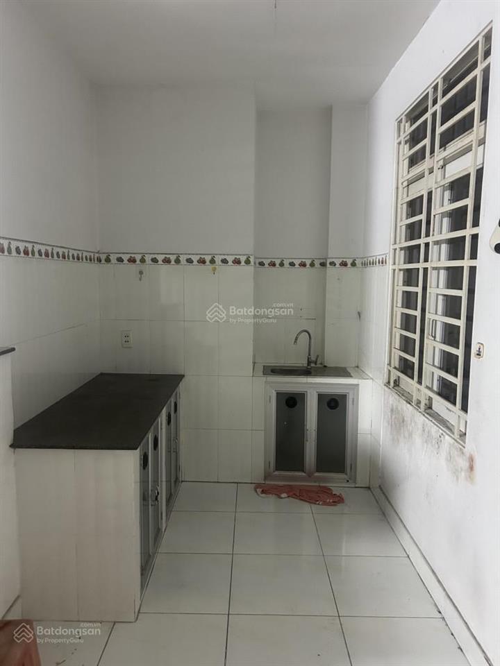 Bán nhà dt 100 m2 (5,5 x 16m), sát chợ tân hương  tân phú  hxh nhựa 8m thông, chỉ 8 tỷ