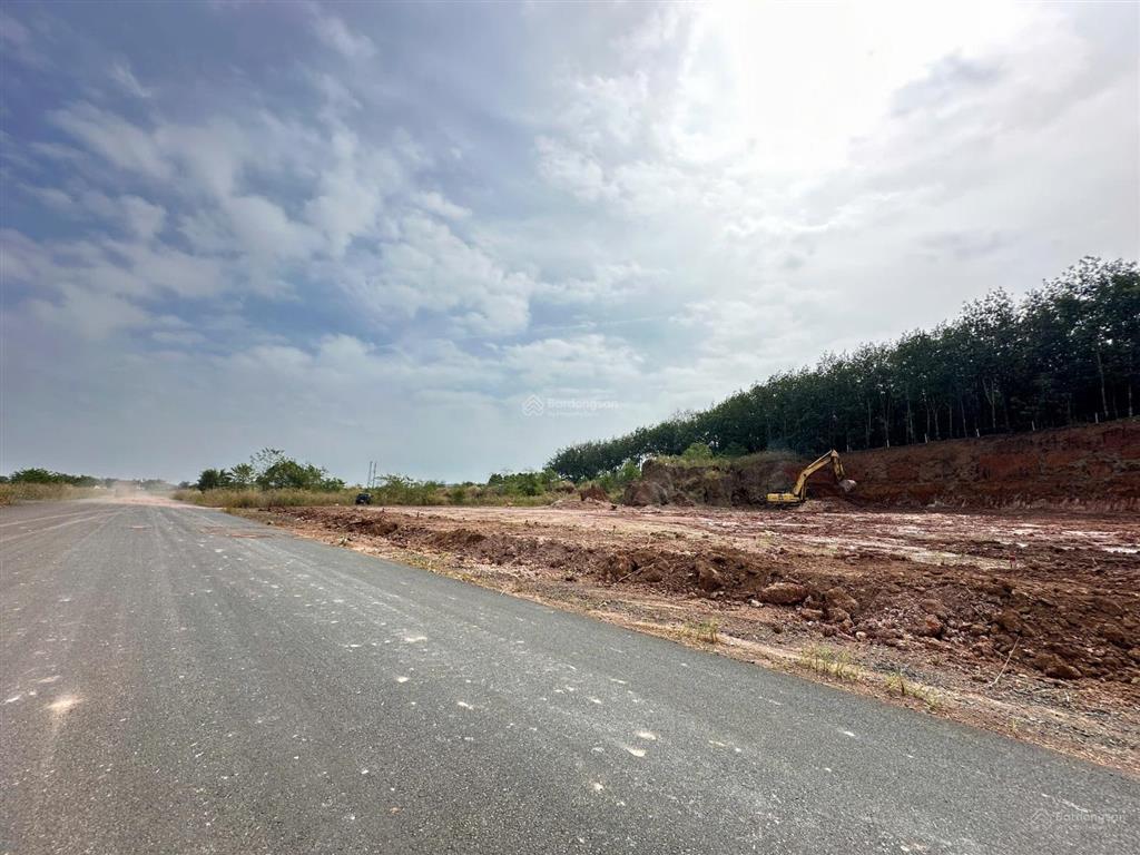 Bán đất ngay dt741, kế bên kcn bắc đồng phú, 330m2 50m2 tc, 450tr shr