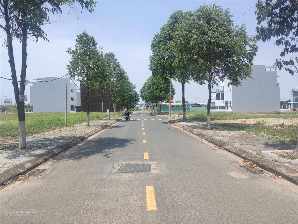 Bán đất 100m2 siêu hot trung tâm quận 9, ngay trung tâm hành chính sổ hồng riêng