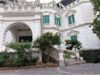 Bán toà biệt thự, kiểu lâu đài pháp khu vực long biên, hà nội, 2330m2, mặt tiền 20m, 155 tỷ
