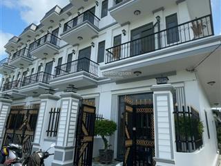 Tìm chủ gấp cho nhà mới xây dt 82m2