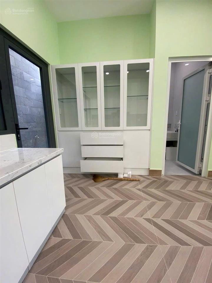 Cho thuê nhà 247/1a huỳnh văn bánh, phường 12, quận phú nhuận hẻm xe hơi