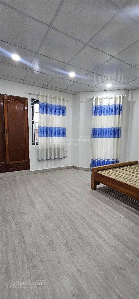 Nhà 2 tầng mới vào ở ngay  kế bên khu kiều đàm ngang gần 5m  đúc btct kiên cố  chỉ 5.6 tỷ