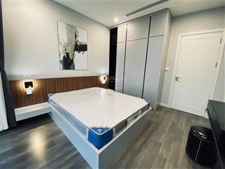 Chị gái em chuyển xuống nhà mặt đất cần bán căn hộ the legacy 3n 3wc 144m2 giá 9tỷ.  0327 005 ***