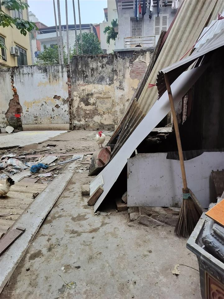Bán quyền sd đất trung tâm quận cầu giấy, hn. 1 nhà ra phố 4 chỗ vào nhà. thích hợp xây toà ccmn