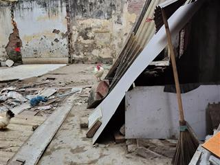 Bán quyền sd đất trung tâm quận cầu giấy, hn. 1 nhà ra phố 4 chỗ vào nhà. thích hợp xây toà ccmn