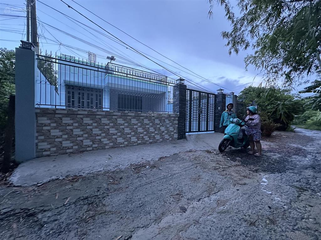 Nhà 2 tầng tân phú trung,củ chi , 300m2 cách bến xe an sương 12km chỉ 18 triệu/m2. sổ hồng riêng