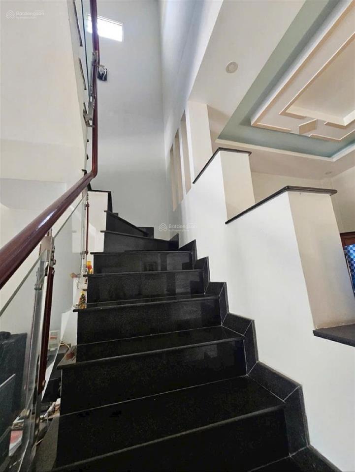 Bán nhà mặt tiền kinh doanh phạm thị giây thới tam thôn, hóc môn dt 120m2  2 tầng giá chỉ 9,5 tỷ