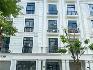 Bán nhà phố vinhomes grand park quận 9, dt 84m2. giá 20,5 tỷ bao thuế phí, đối diện công viên 36ha