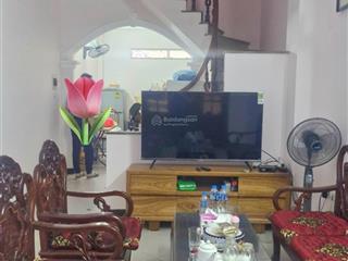 Cầu giấy  dân xây  gần hồ tây  sổ nở hậu  dt 40m2  mt 4m nhỉnh 8 tỷ