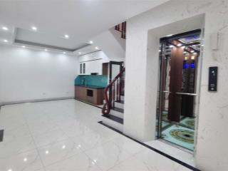 Võ chí công  ngõ nông mặt tiền rộng  vài bước đi bộ ra phố  6 tầng thang máy