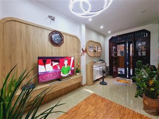 Hoàng quốc việt  dân xây phân lô  ô tô chạy vòng quanh  2 mặt thoáng  văn phòng kinh doanh