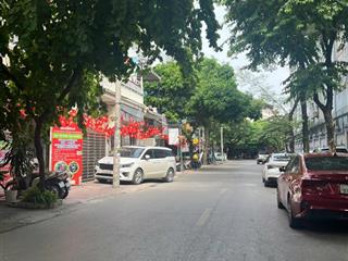  hoàng quốc việt lô góc siêu thoáng  trước nhà ô tô tránh  vừa ở vừa cho thuê văn phòng  kinh d