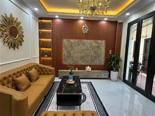 Bán gấp nhà tại ngô quyền, 8,5 tỷ, 31 m2, pháp lý đầy đủ, 5m ô tô tránh.