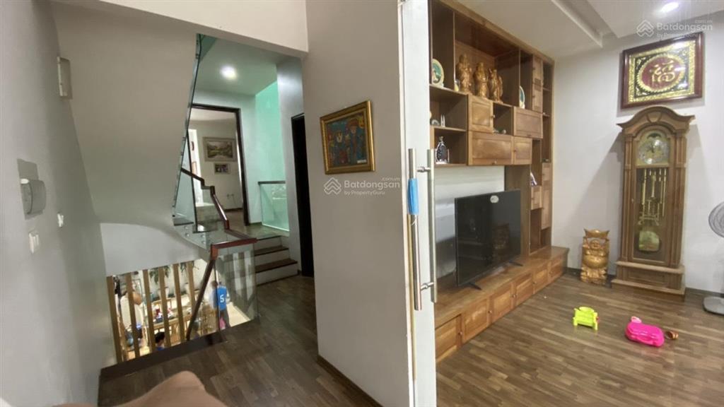 Siêu phẩm kinh doanh, vỉa hè rộng, phố trung kính, 100m2x5t, mt 4.5m. chỉ hơn 37 tỷ