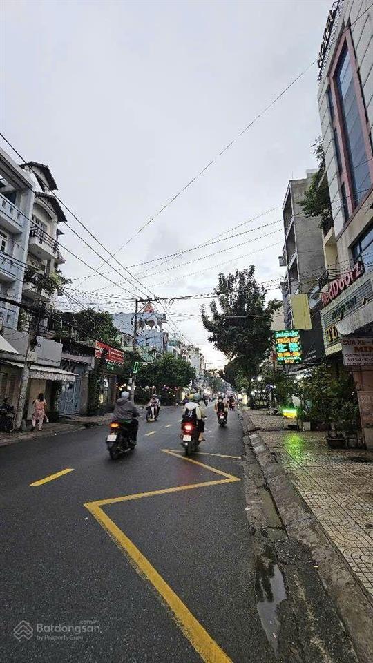 Hẻm 6m sau căn mt đường tân quý 3 tầng ngang 6.1x11.5m chỉ hơn 7 tỷ