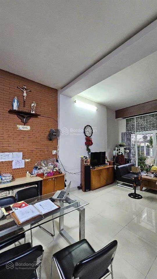 Hẻm 6m sau căn mt đường tân quý 3 tầng ngang 6.1x11.5m chỉ hơn 7 tỷ