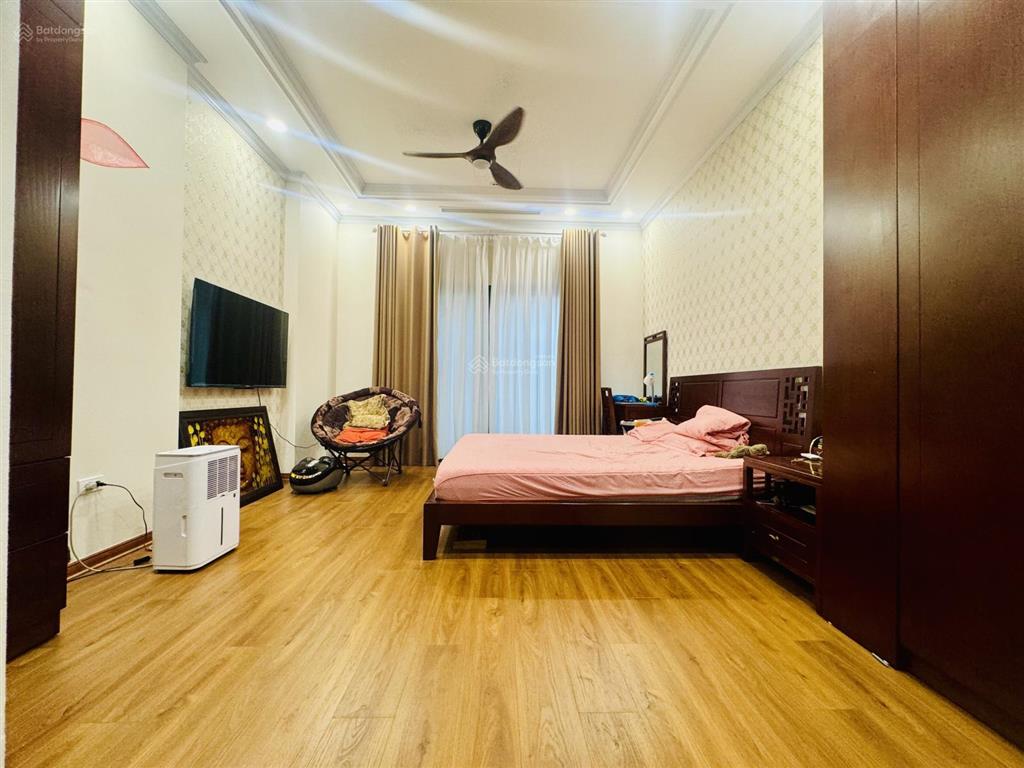 Biệt thự việt hưng ô tô tránh kinh doanh đỉnh, thang máy, sd 500m2, nội thất sang xịn, 29,5 tỷ