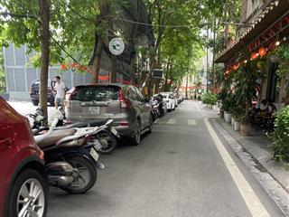 Ngụy như kon tum  đất phân lô. ô tô đỗ cửa