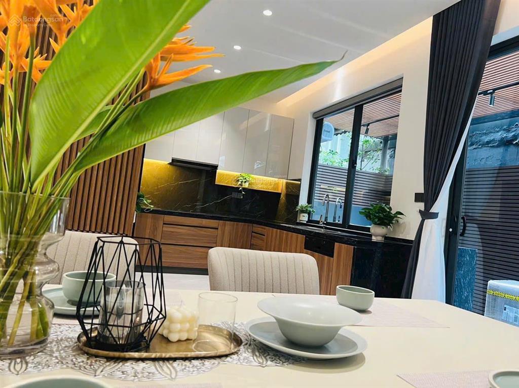 Bán biệt thự hưng tháipmh, q7, hcm (7m*18m).nội thất đẹp, hiện đại. giá chỉ 38 tỷ.  0981 934 ***