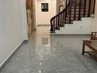 Bán nhà nguyễn chí thanh, 40m2x4 tầng, 5 ngủ, ngõ thông, gần phố. 8 tỷ