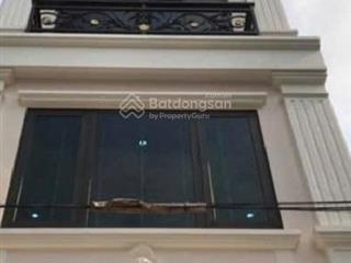 Bán nhà 71/45 hoàng quốc việt, 30m2x5 tầng, thang máy, gần ôtô. 9.4 tỷ