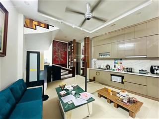 Bán nhà khu thành công, 41m2x5 tầng, ngõ nông, gần phố. 9.5 tỷ