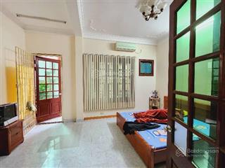 Bán nhà kim mã, 32m2x5 tầng, lô góc, ngõ thông, vài bước ra phố. 7.58 tỷ