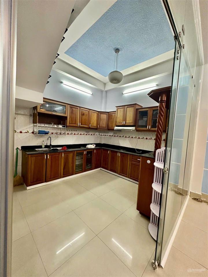 Cho thuê nhà nguyên căn 5 phòng ngủ phường 5, phú nhuận, gía chỉ 19 triệu.