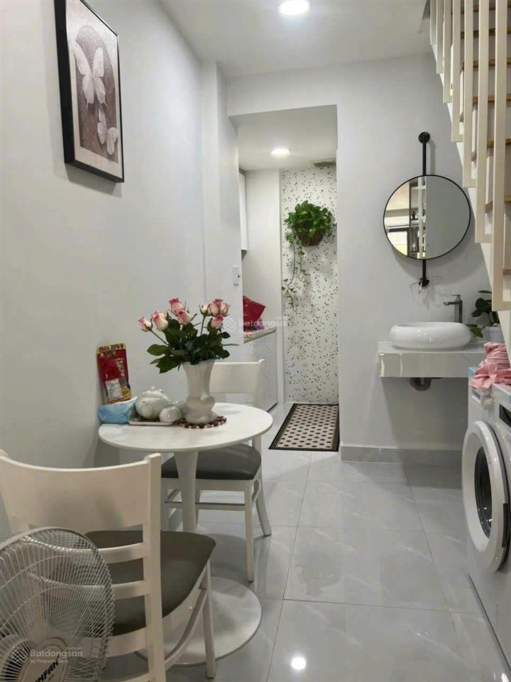 Bán nhanh nhà phố 2 tầng mới xây. ngày ngã tư phú nhuận, gía chỉ 4,35 tỷ