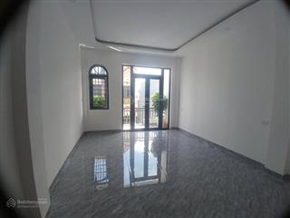 Bán căn nhà 105m2 với 2 lầu, nhỉnh 2,4 tỷ giá tốt, ngay trường tiểu học định hòa, thủ dầu một