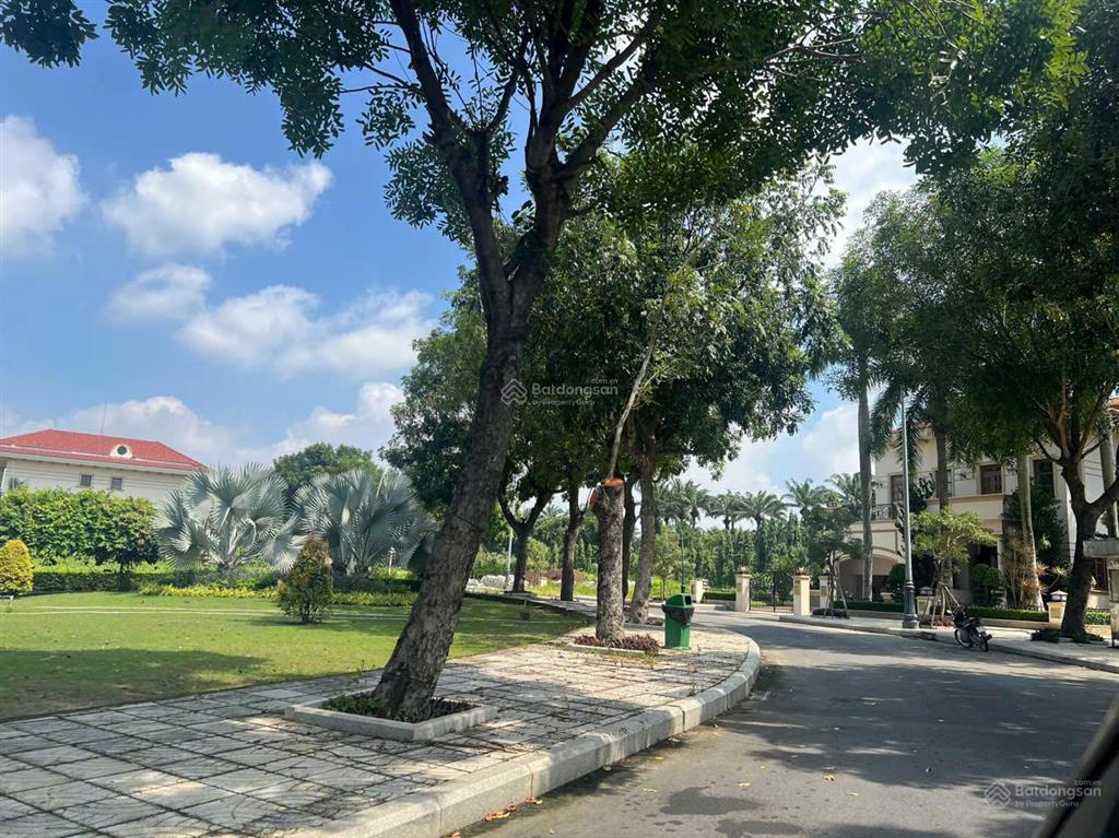 Nền biệt thự khu hưng vượng view sân golf dt 800m2 giá chỉ 15 triệu/m2 bao hết thuế phí