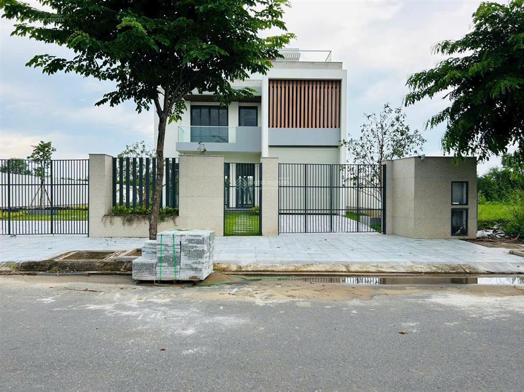 Nền biệt thự khu hưng vượng view sân golf dt 800m2 giá chỉ 15 triệu/m2 bao hết thuế phí