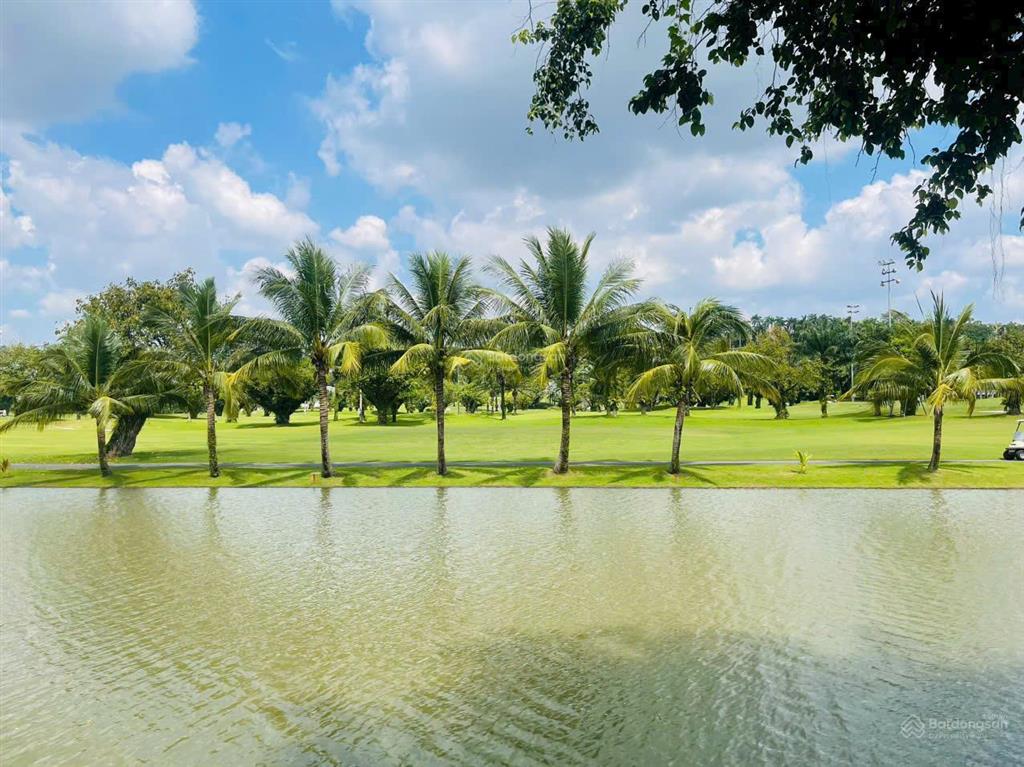 Nền biệt thự khu hưng vượng view sân golf dt 800m2 giá chỉ 15 triệu/m2 bao hết thuế phí