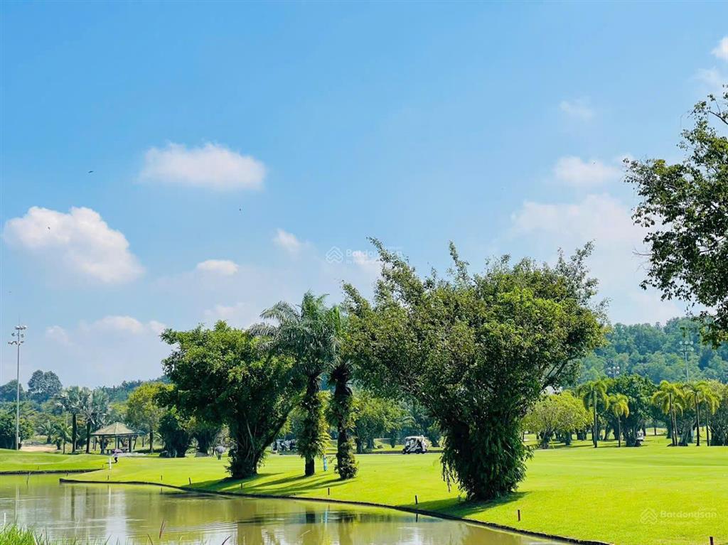 Nền biệt thự khu hưng vượng view sân golf dt 800m2 giá chỉ 15 triệu/m2 bao hết thuế phí