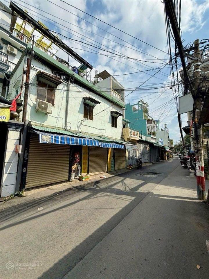 Bán nhà = 3kiot 9.2 x 5m, 1 lầu, p. 16 q. gv đường nhựa 8m ở & kd