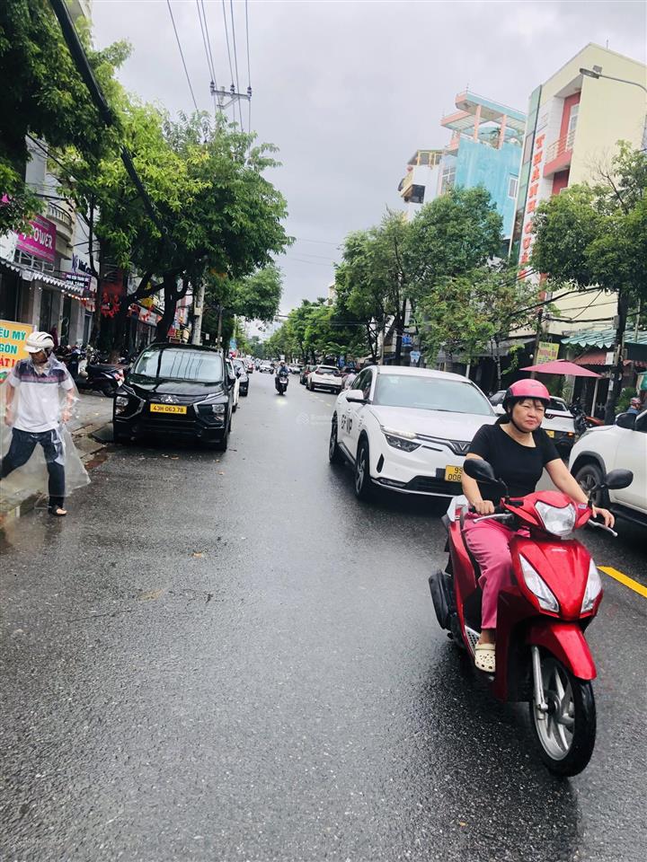 Chủ cần bán gấp mặt tiền đường 10,5m lề 4m nguyễn tri phương, hải châu kinh doanh quá đỉnh.