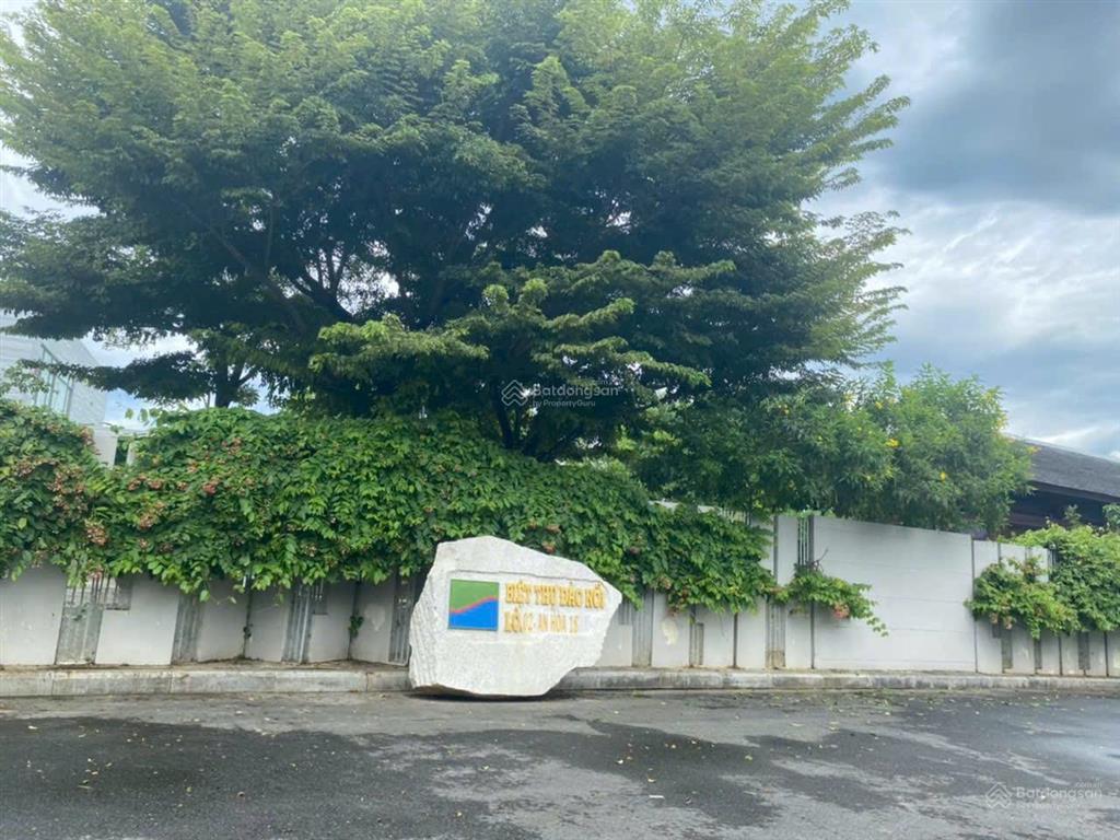 Chủ mong muốn bán nhanh căn đất mặt tiền 10,5m trần thủ độ đường 10,5m với dt 94m2