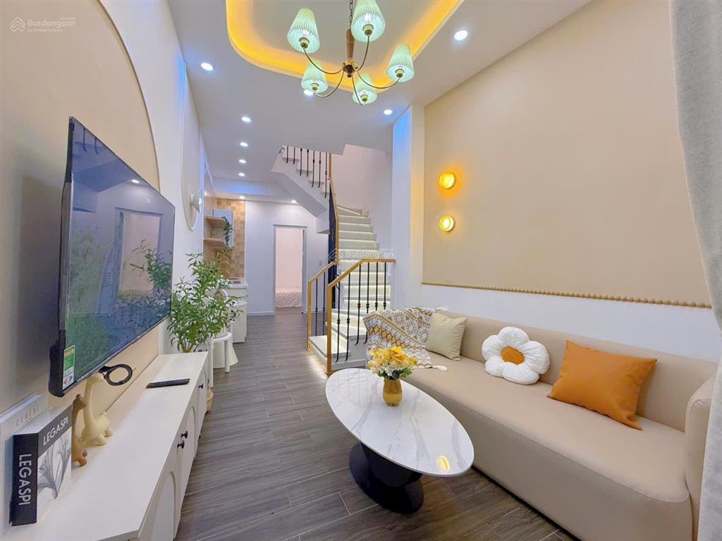 Chủ cần bán nhanh căn phạm phú tiết, đường 7,5m, full nội thất, với giá chỉ 10,8 tỷ