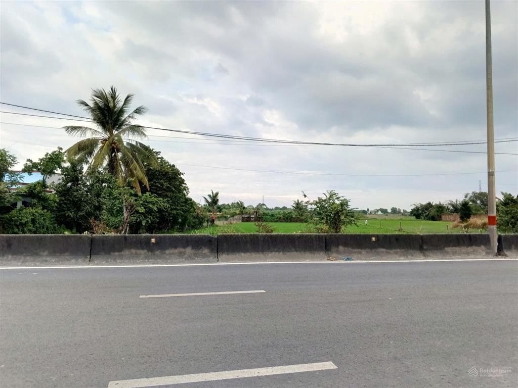 Bán đất mt quốc lộ 22, 2466m2, có 766m2 thổ cư, giá 15 tỷ