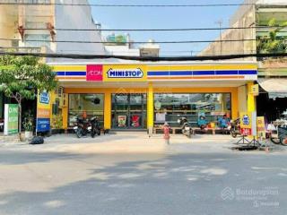 Bán nhà 10mx25m, mặt tiền lê văn sỹ, quận 3, cấp 4 đang cho ministop thuê hđt 90tr/tháng