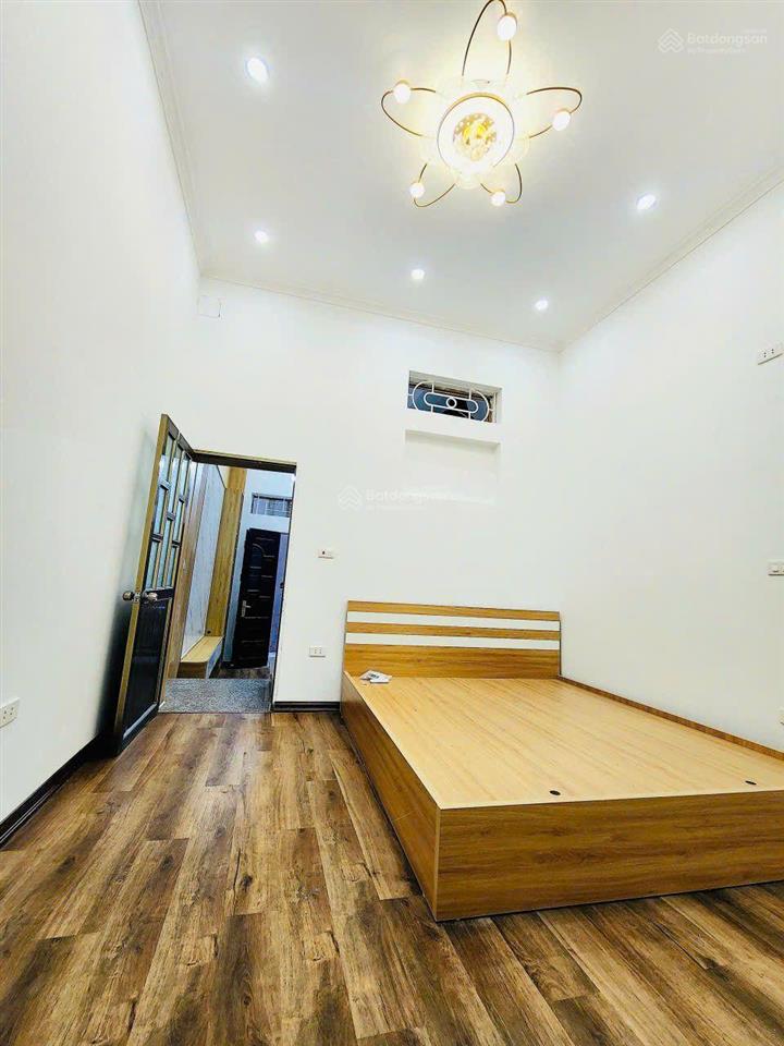 Bán nhà tổ 11 yên nghĩa, hà đông ,cạnh chợ, 40m2, hơn 5 tỷ, cách ô tô tránh 30m, ngõ thông tứ phía.