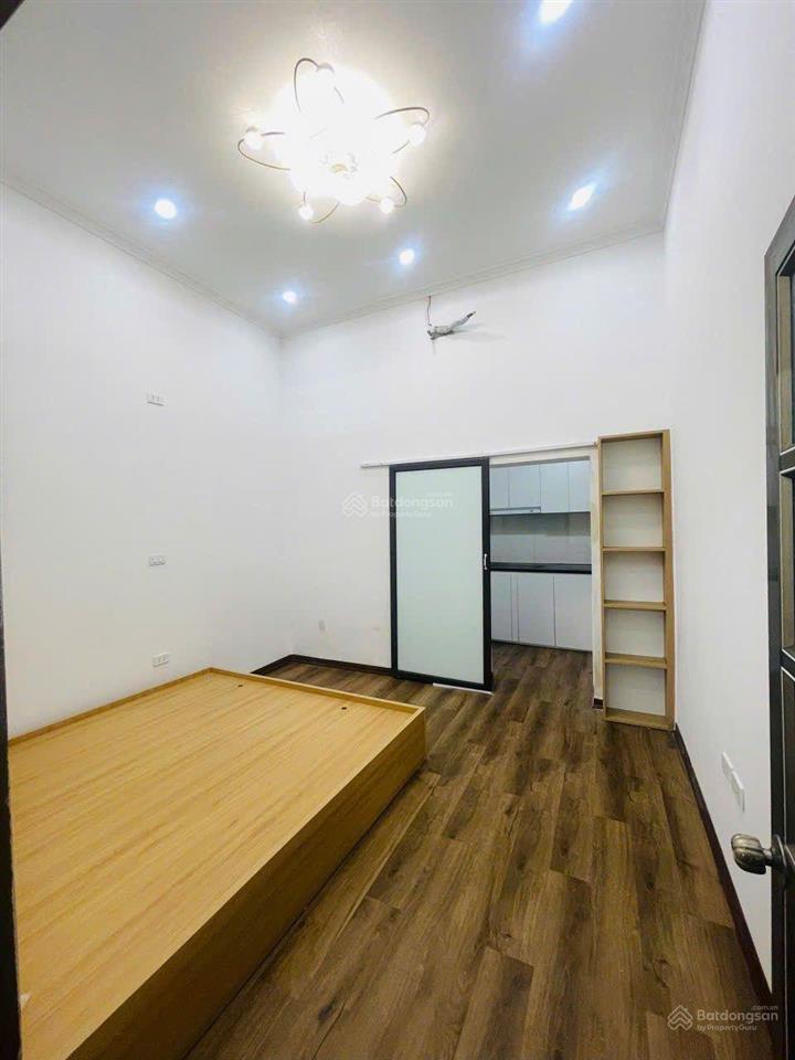 Bán nhà tổ 11 yên nghĩa, hà đông ,cạnh chợ, 40m2, hơn 5 tỷ, cách ô tô tránh 30m, ngõ thông tứ phía.