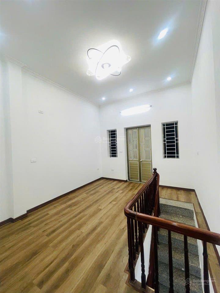 Bán nhà tổ 11 yên nghĩa, hà đông ,cạnh chợ, 40m2, hơn 5 tỷ, cách ô tô tránh 30m, ngõ thông tứ phía.